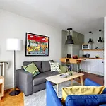 Notre Dame & La Seine With Balcony - Cityapartmentstay