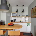 Notre Dame & La Seine With Balcony - Cityapartmentstay